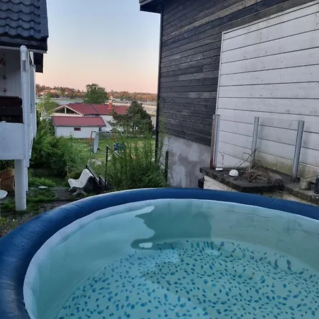 Idyllisk Ved Sjoen *