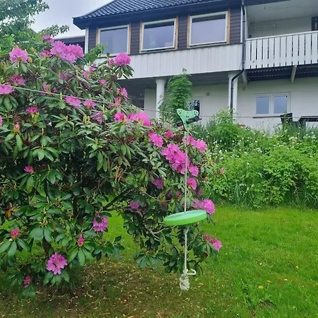 Idyllisk Ved Sjoen Сандефьорд